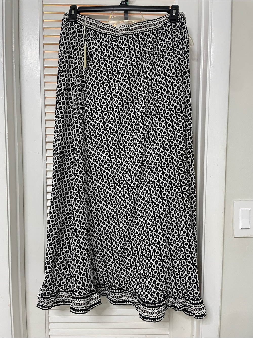 Max Studio Black and White Patterned Maxi Skirt